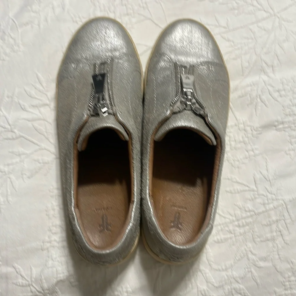 Frye excellent used